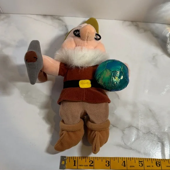 Disney Snow White & the 7 Dwarf Bean Bag Plush with Gem - Doc NWOT - Picture 11 of 14